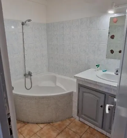 شقة Grand Appartement 4 A 6 Personnes Proche Gorges Du Verdon Et Les Thermes De Greoux Les Bains ريز